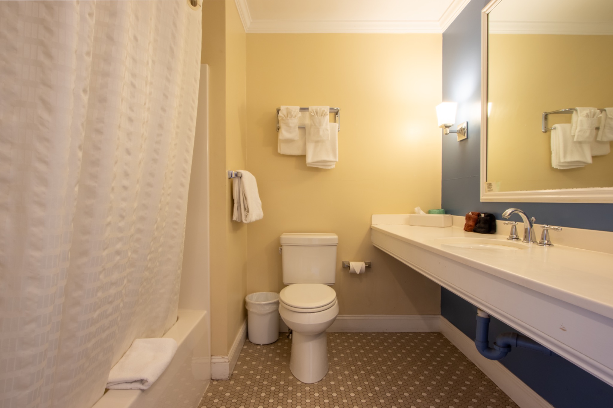Handicap King or Double Queen Room